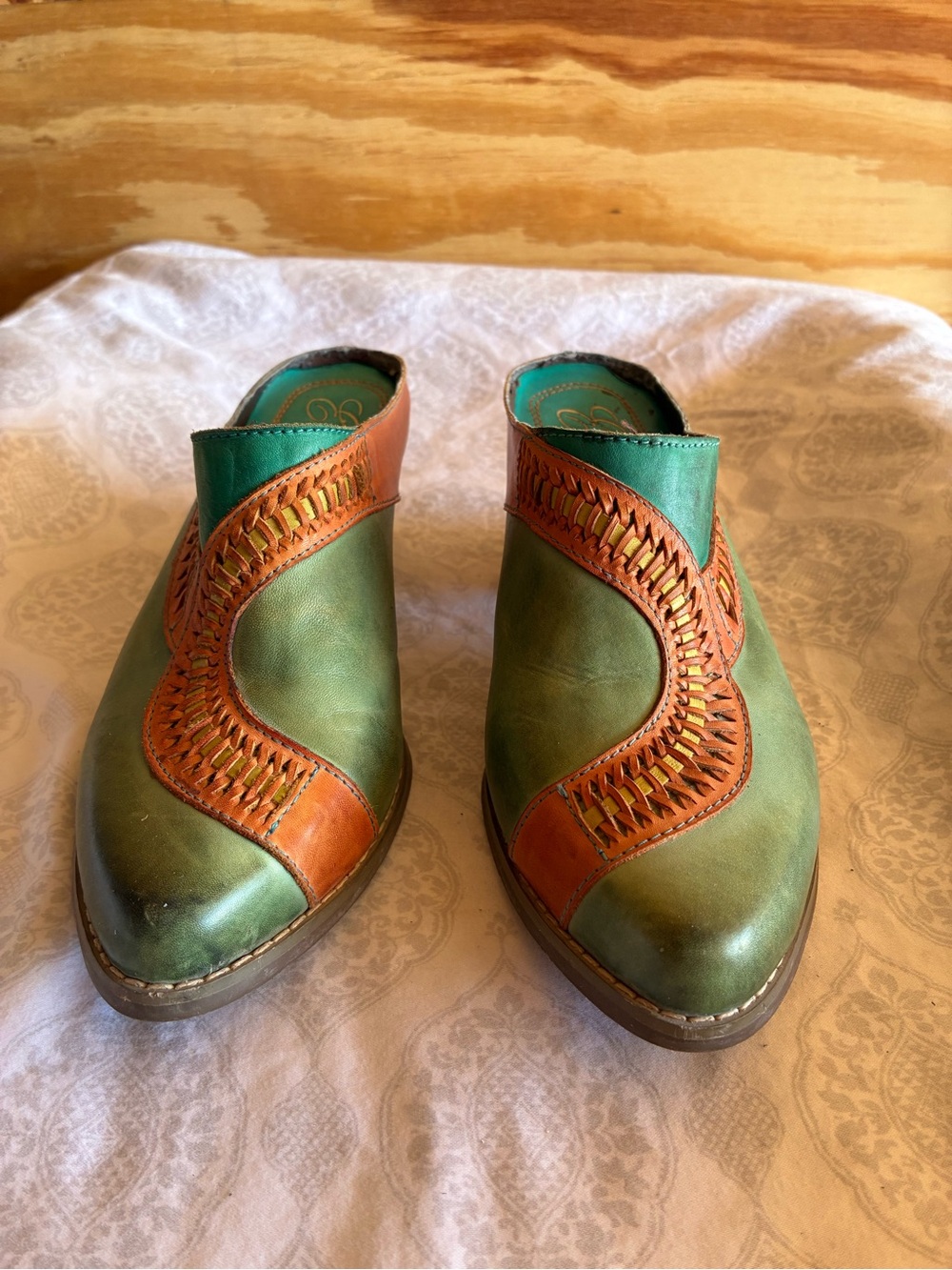 Elite by Corkeys Green & Tan Leather Clog/Mules Slip-on Shoes Size 7.5 (38)